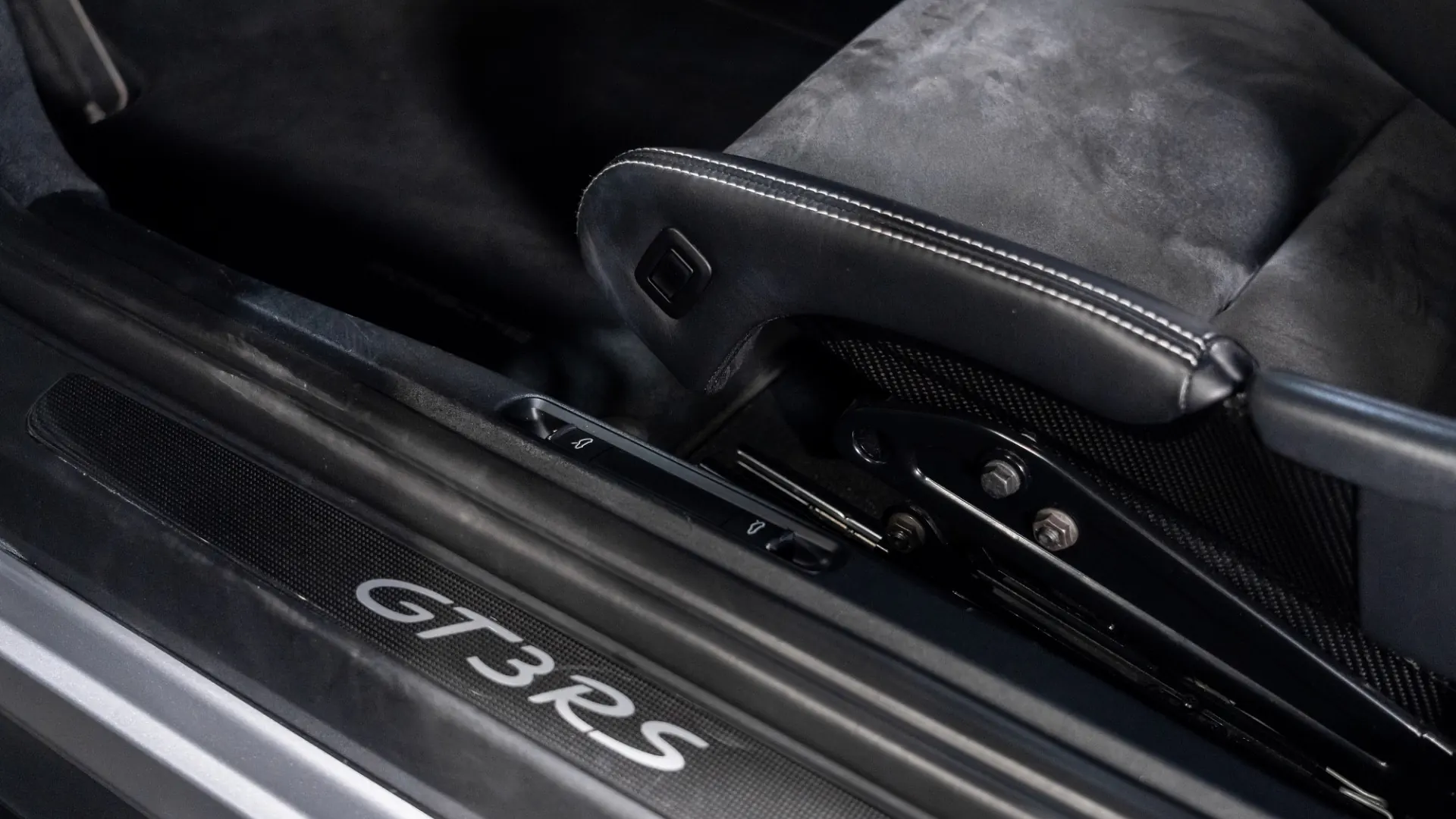 Porsche 911 — photo 11