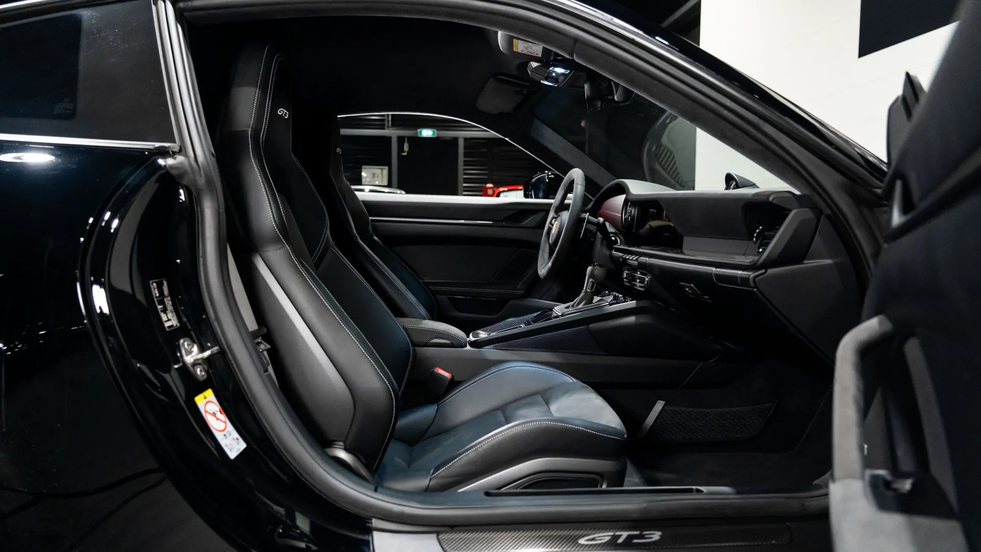 Porsche 911 — photo 9