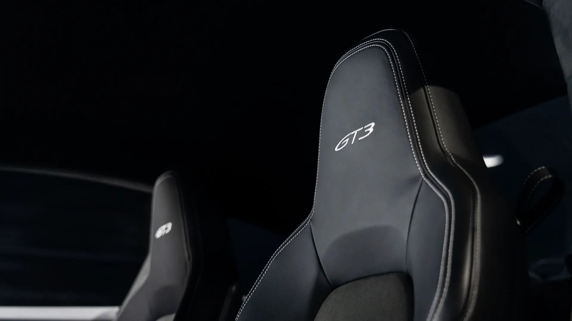 Porsche 911 — photo 13
