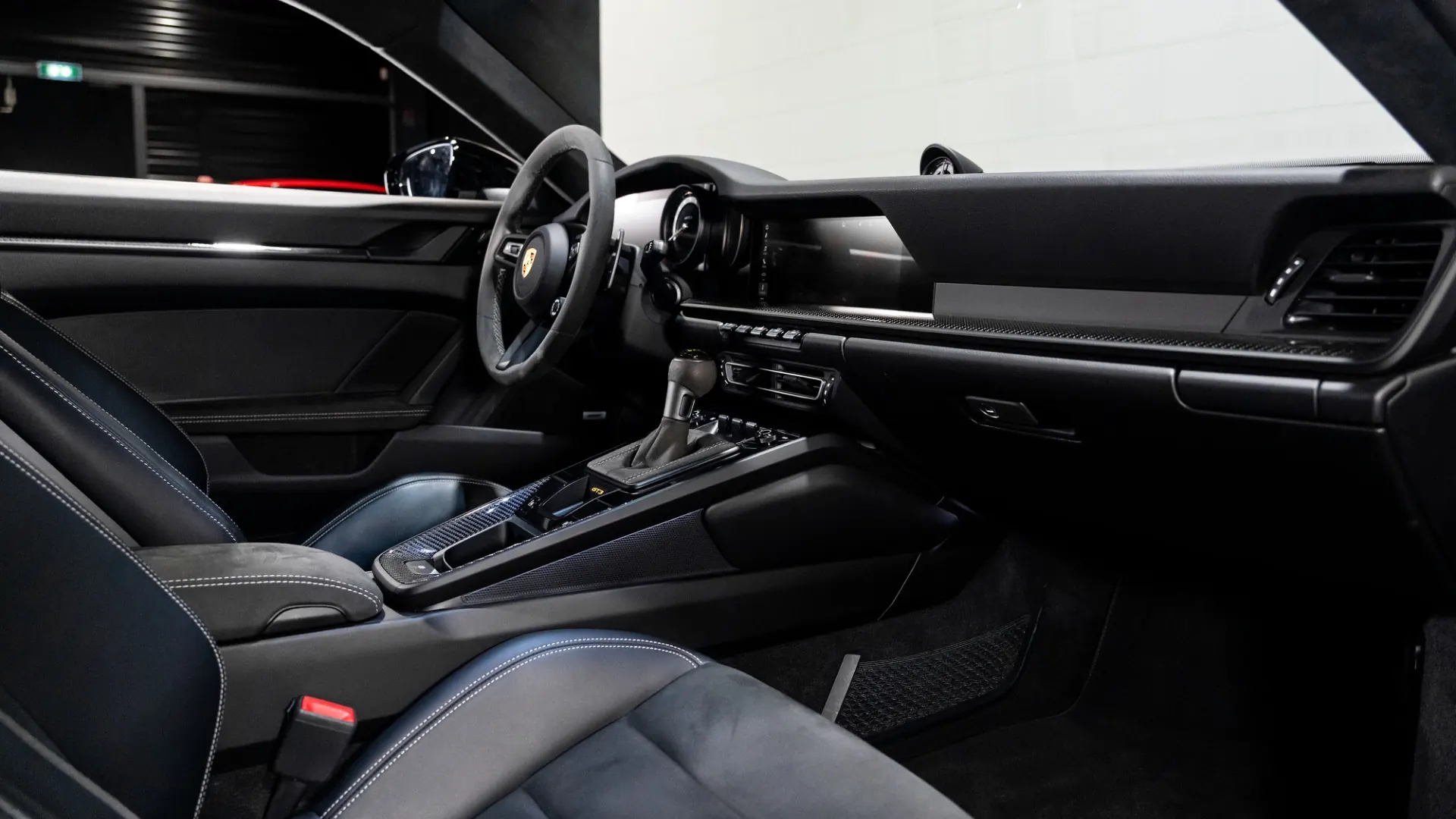 Porsche 911 — photo 15