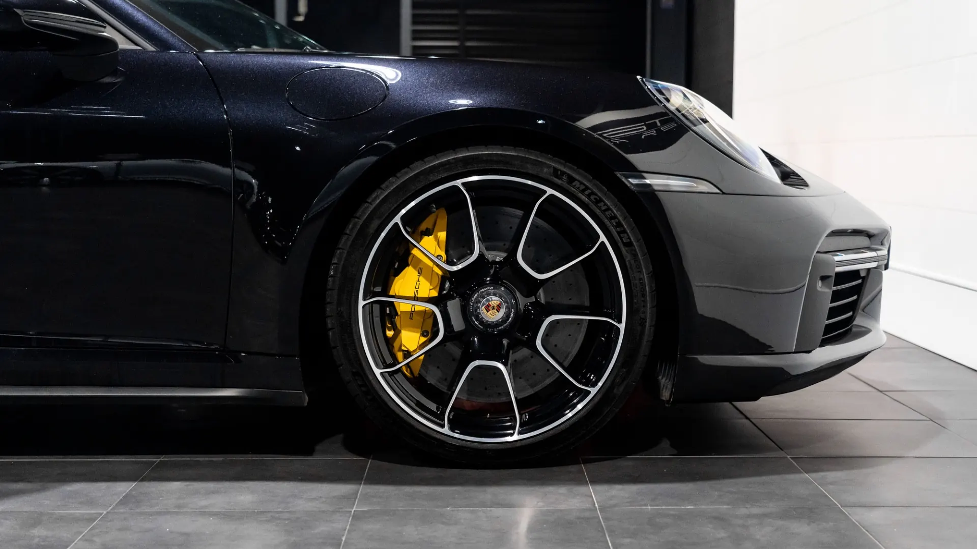 Porsche 911 — photo 7