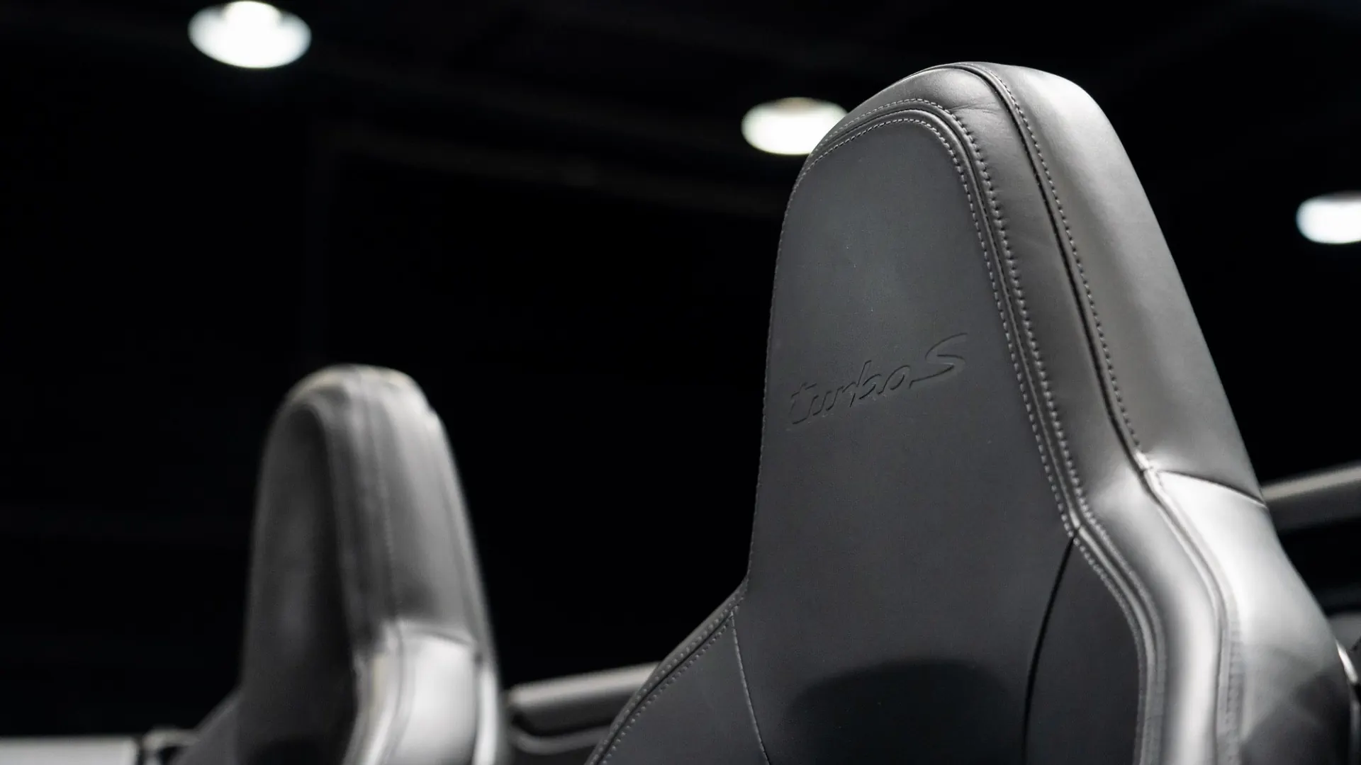 Porsche 911 — photo 13
