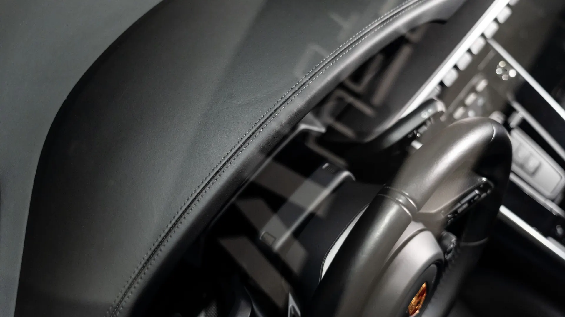 Porsche 911 — photo 21