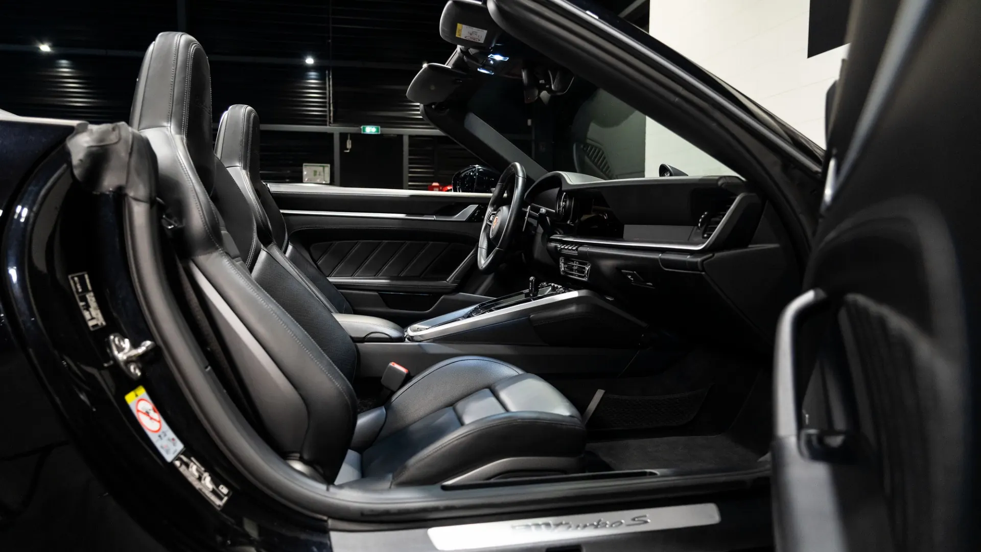 Porsche 911 — photo 9