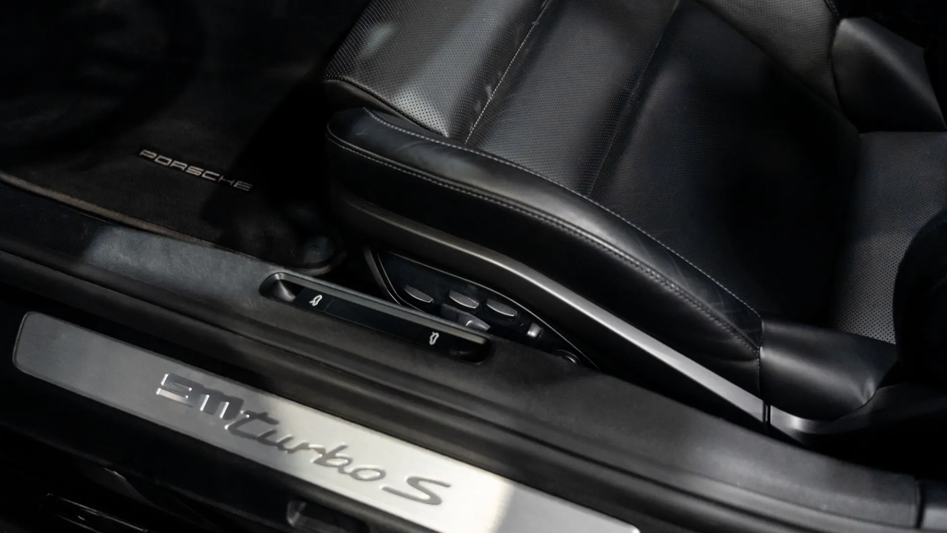 Porsche 911 — photo 11