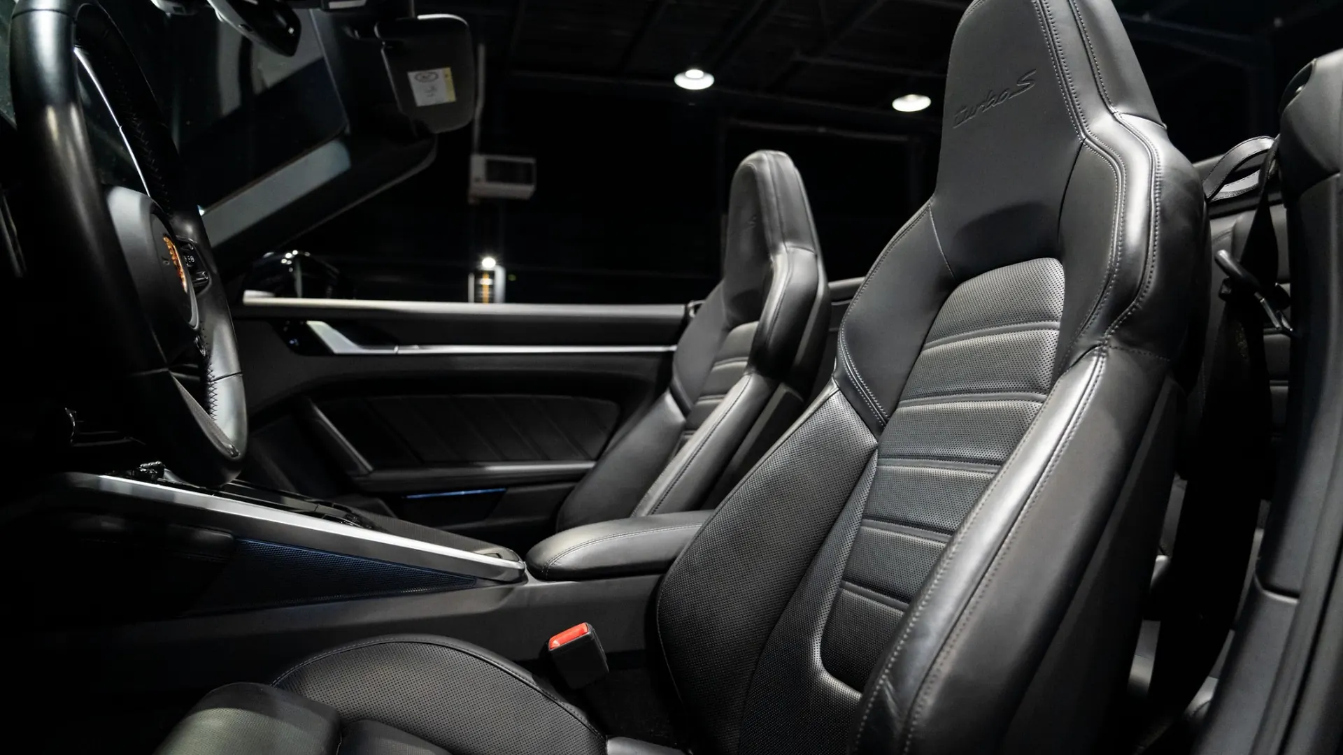 Porsche 911 — photo 12