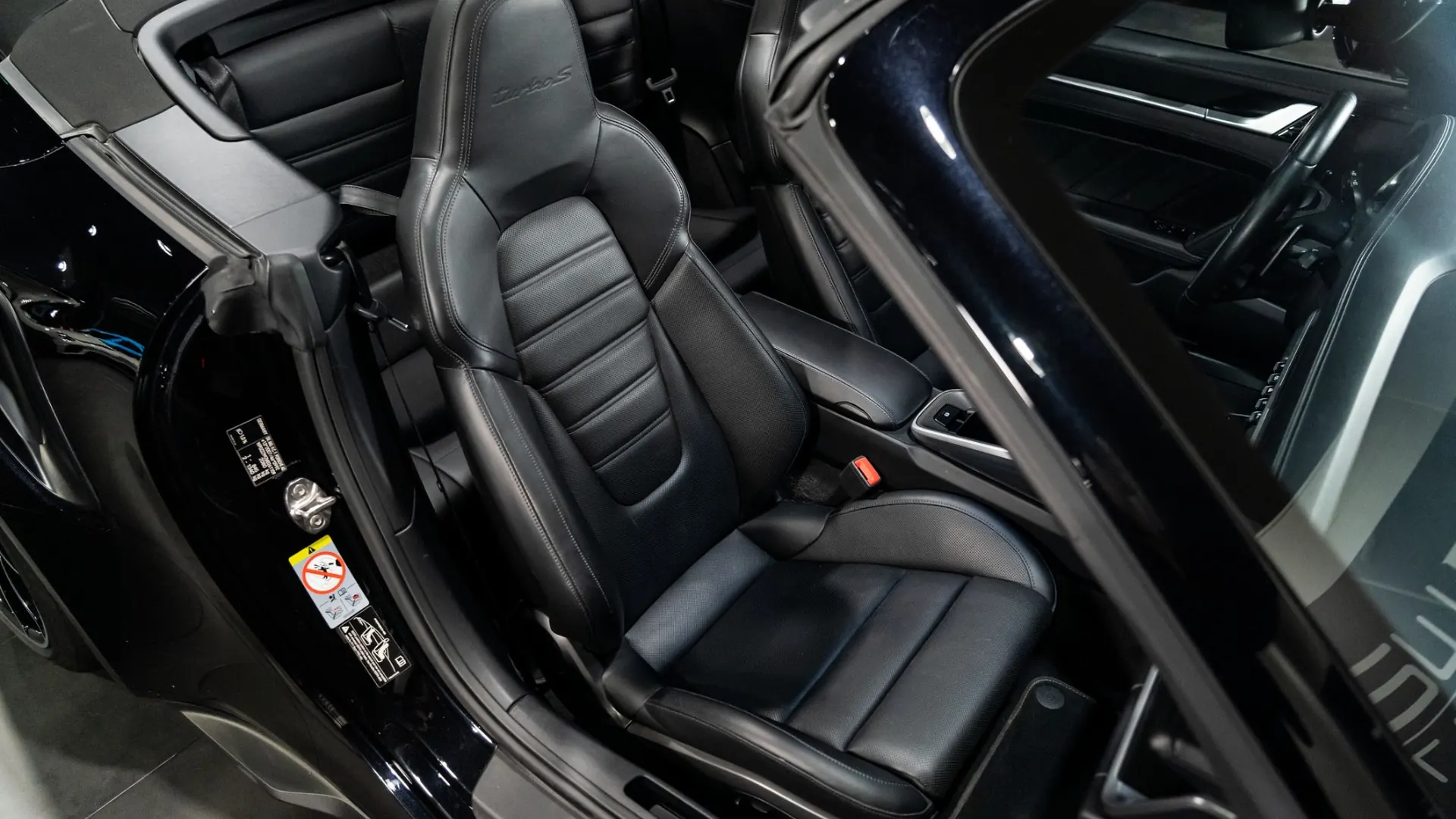 Porsche 911 — photo 10