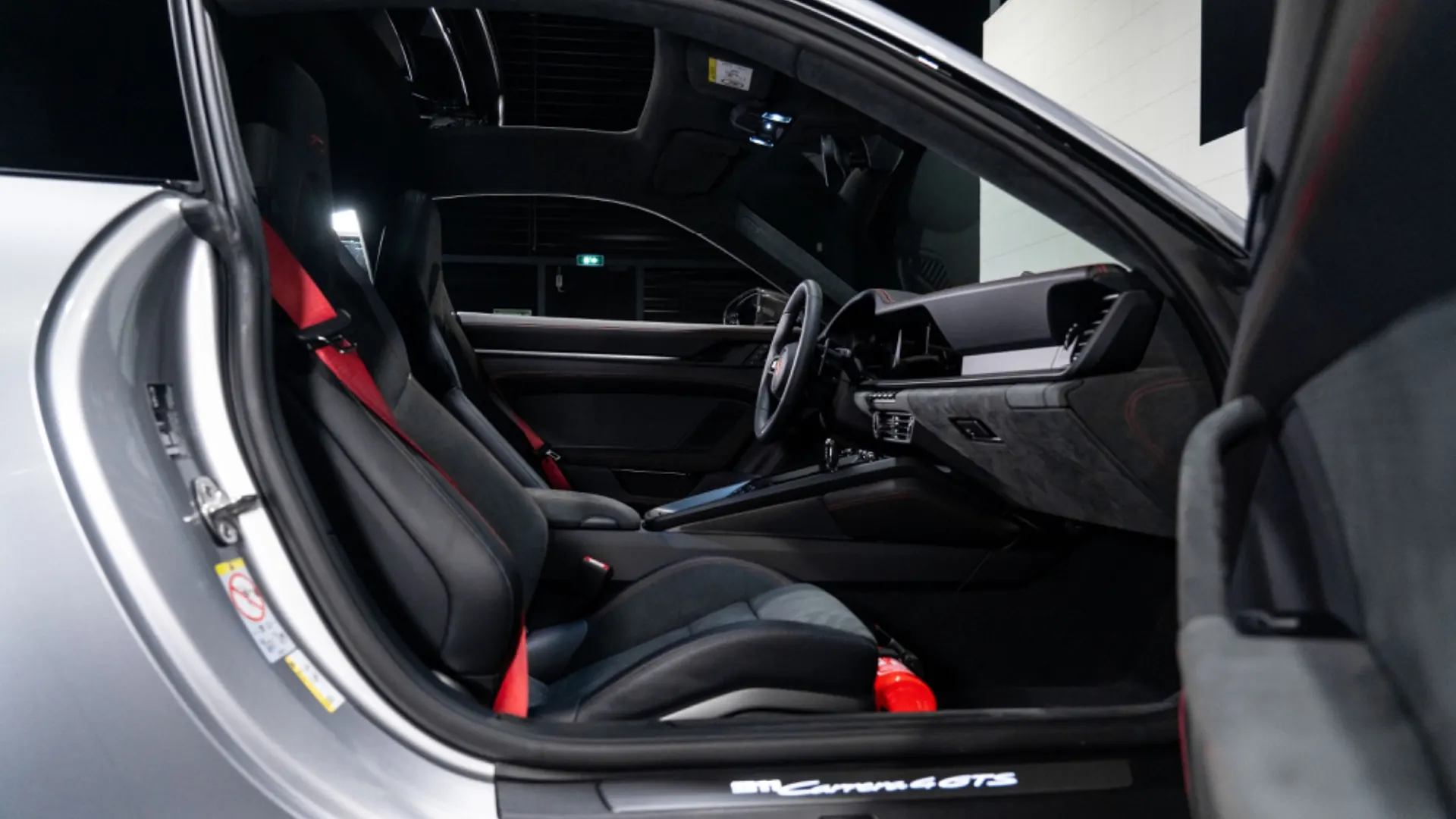 Porsche 911 — photo 12