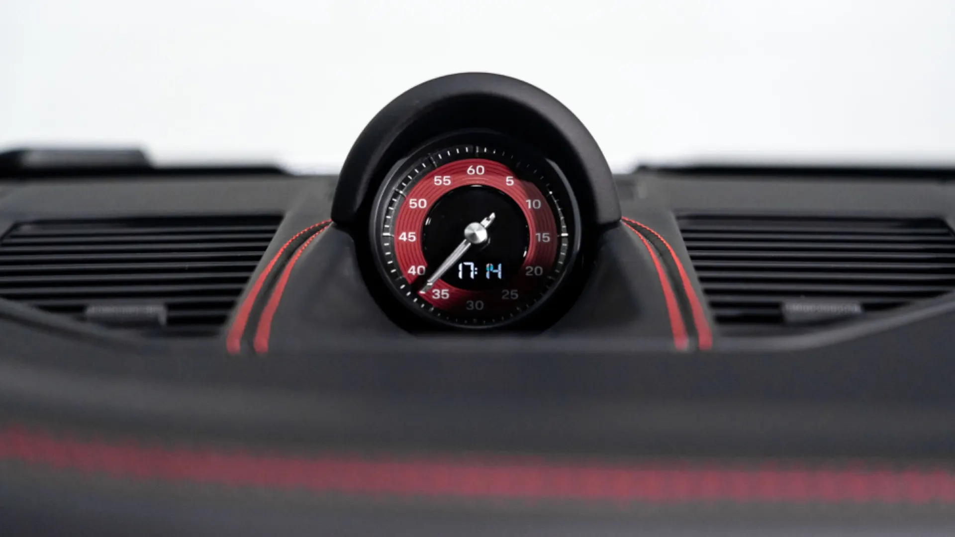 Porsche 911 — photo 26