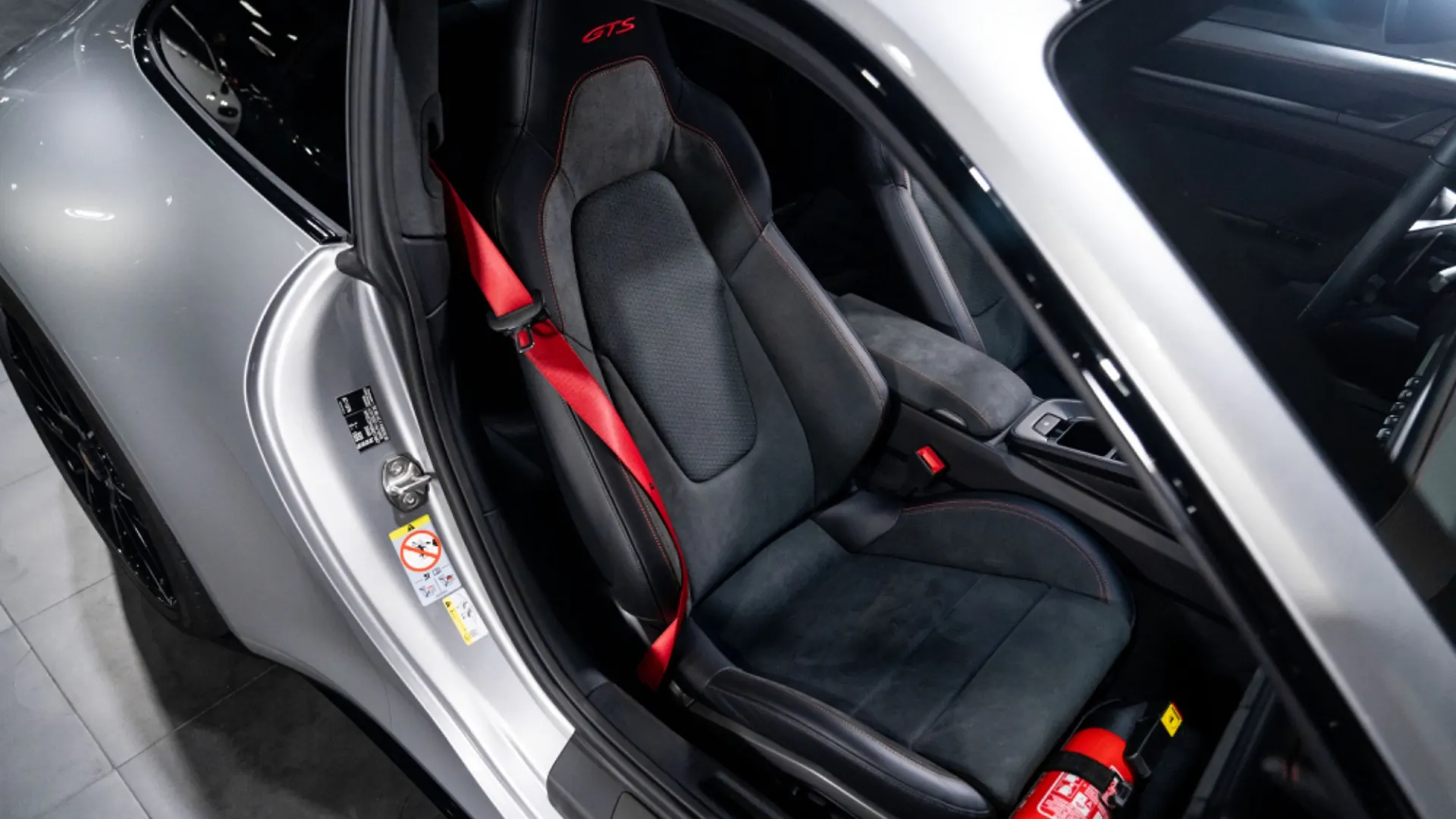 Porsche 911 — photo 17