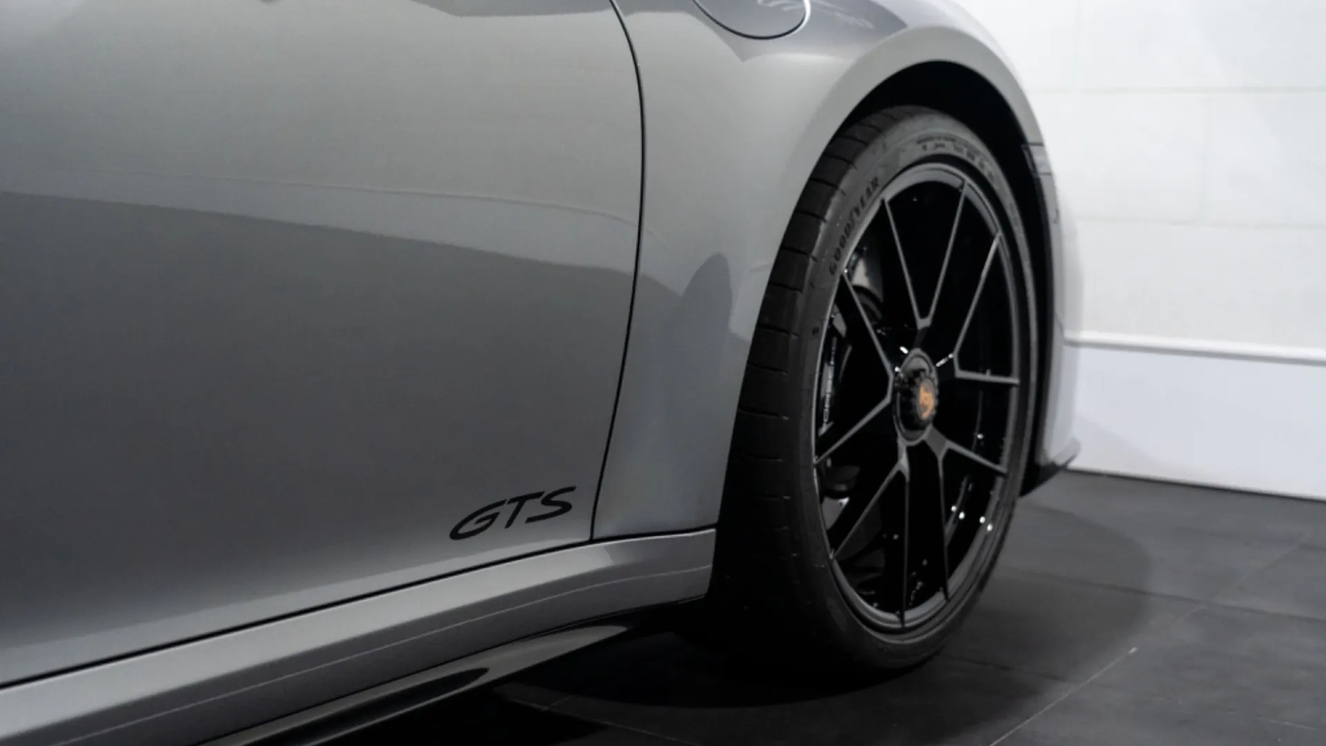 Porsche 911 — photo 9