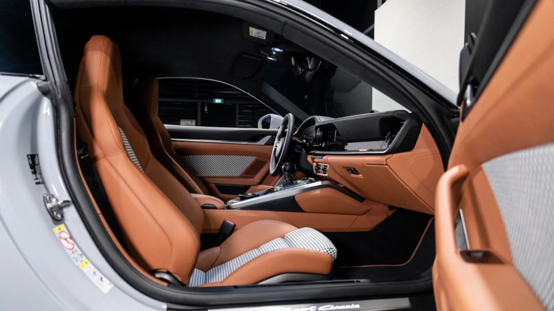 Porsche 911 — photo 11