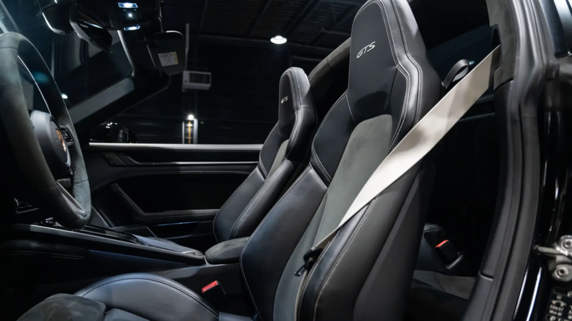 Porsche 911 — photo 13