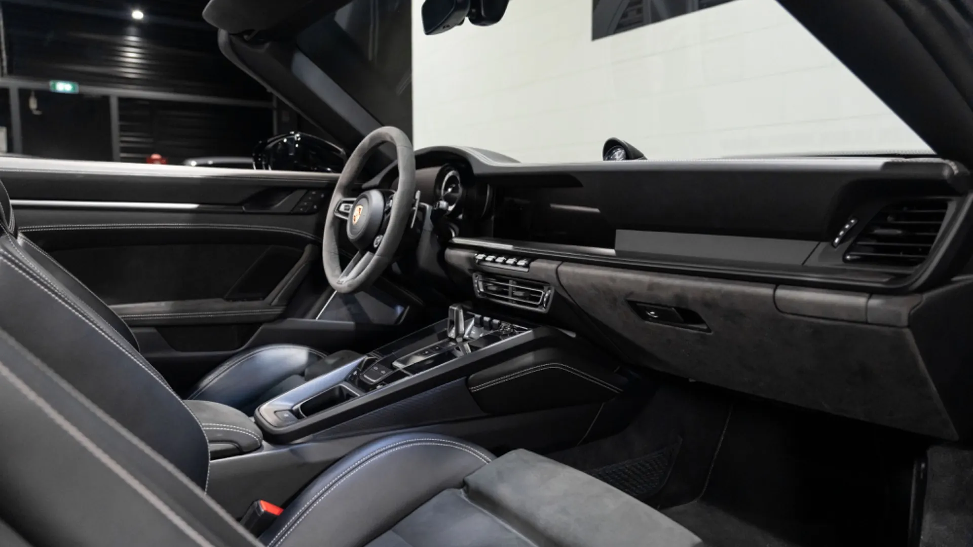 Porsche 911 — photo 15