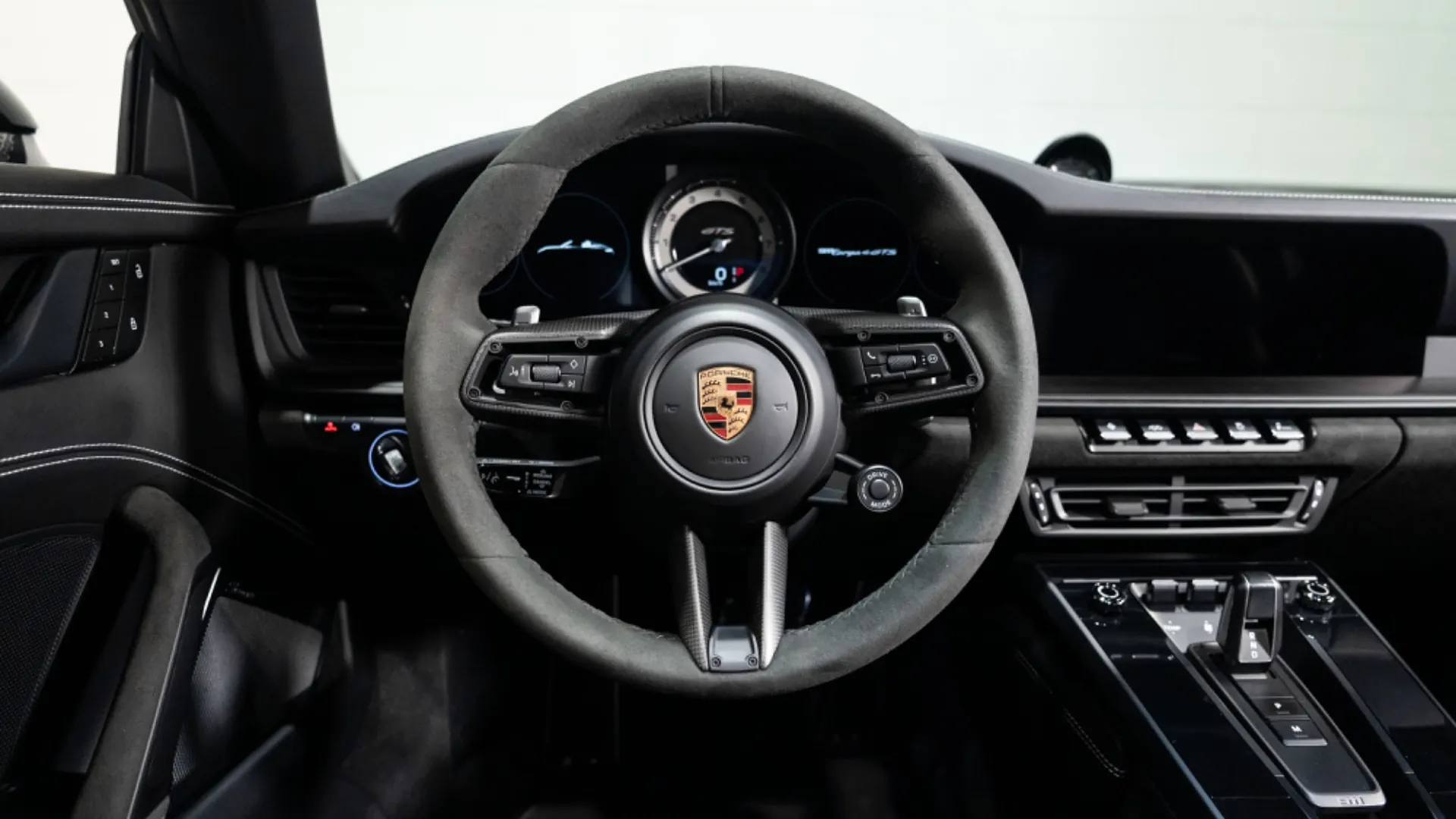 Porsche 911 — photo 17