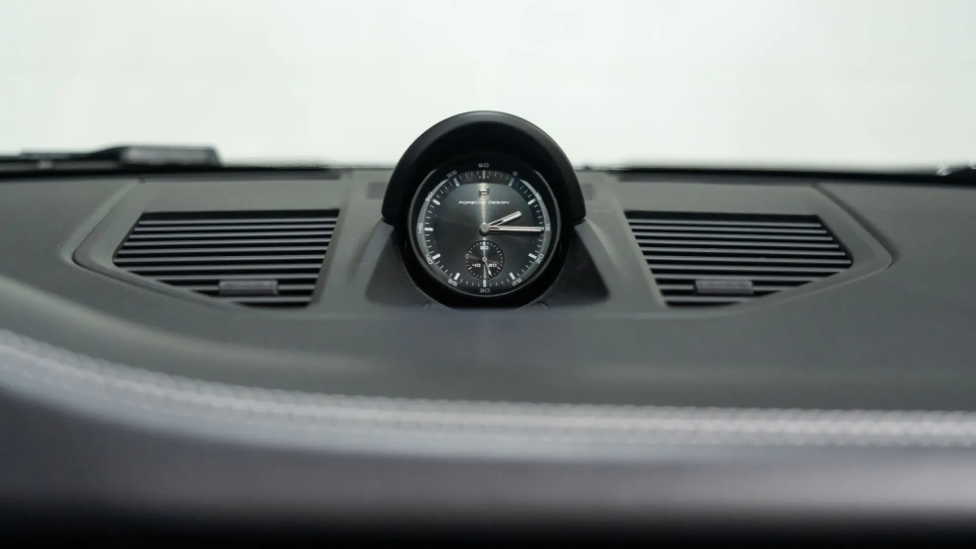 Porsche 911 — photo 23