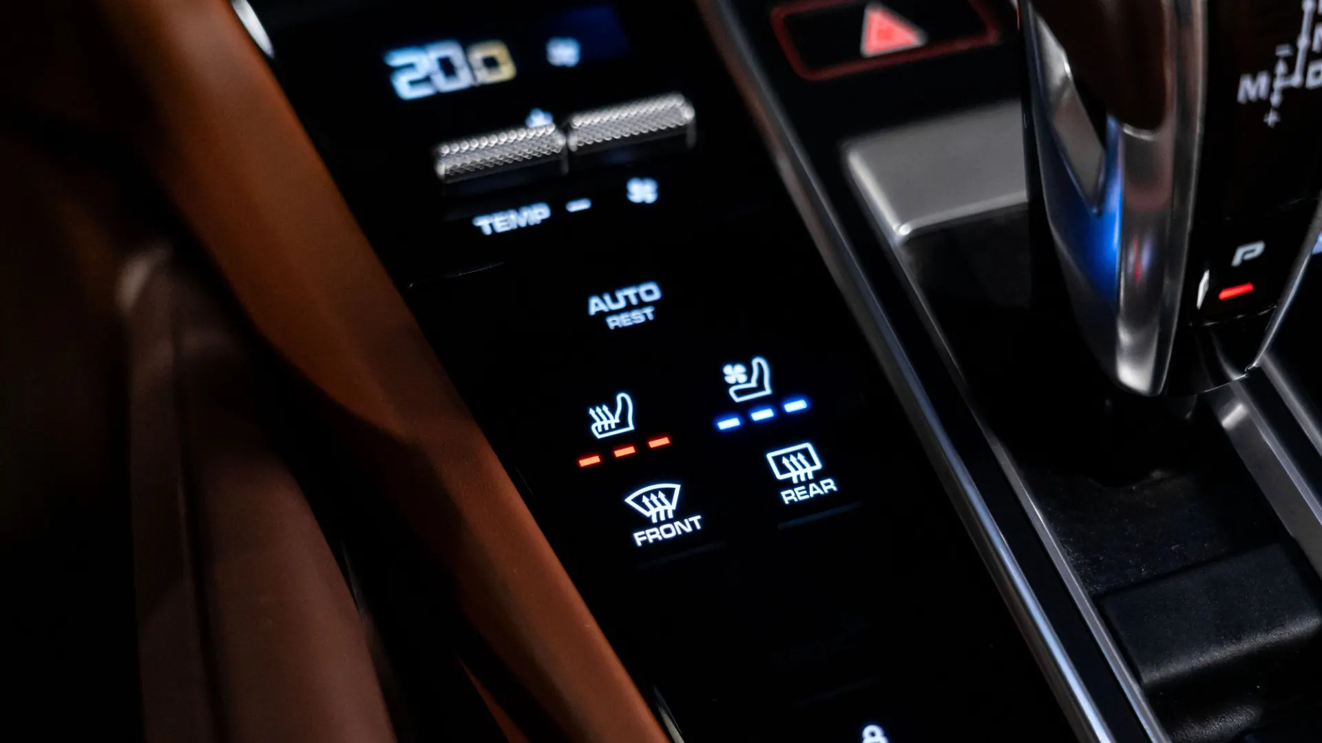 Porsche Cayenne — photo 25