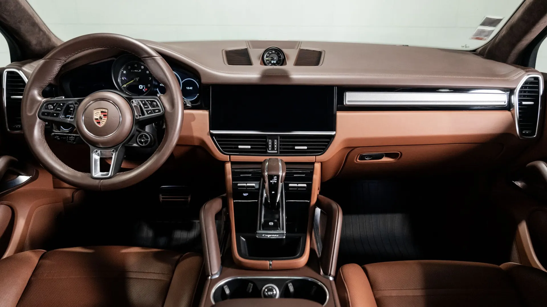 Porsche Cayenne — photo 7