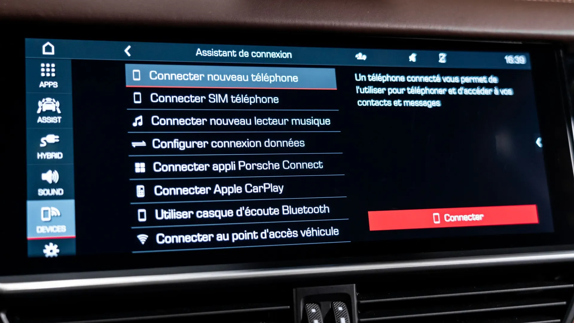 Porsche Cayenne — photo 28