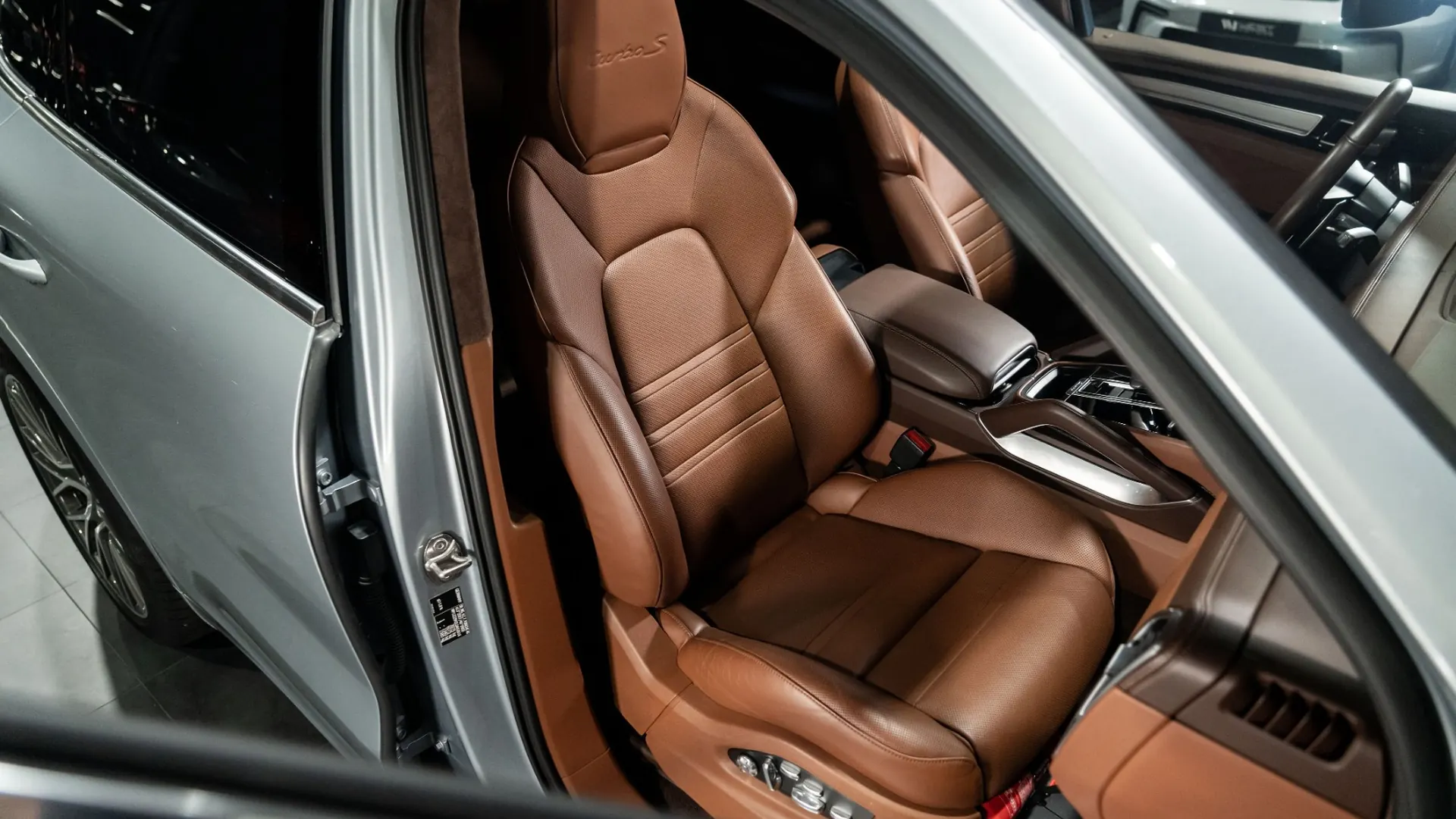 Porsche Cayenne — photo 9