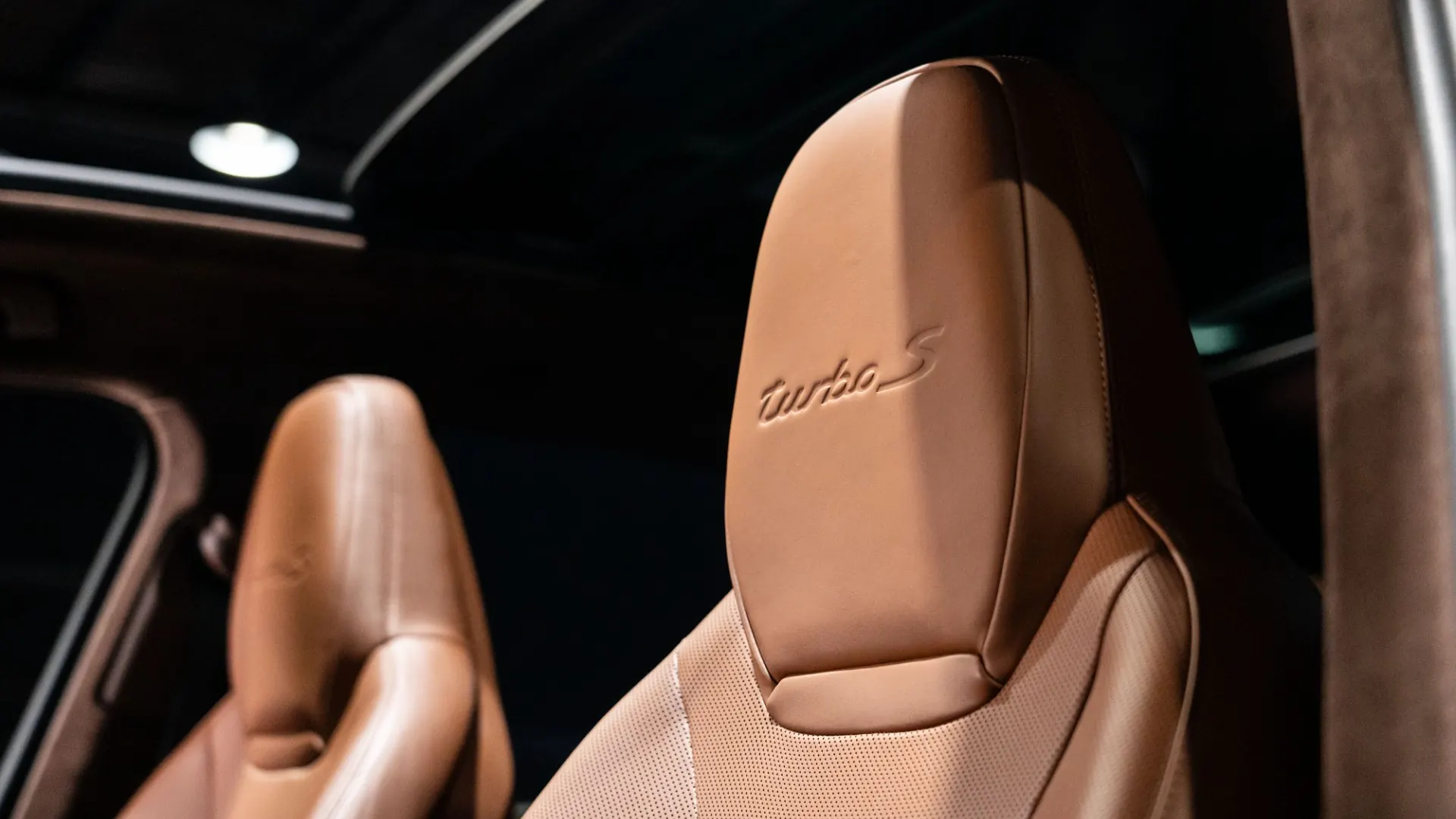 Porsche Cayenne — photo 18