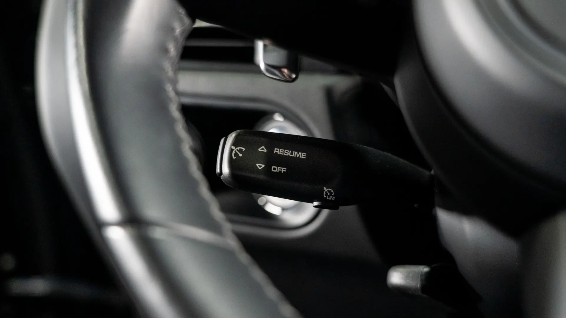 Porsche Macan — photo 19