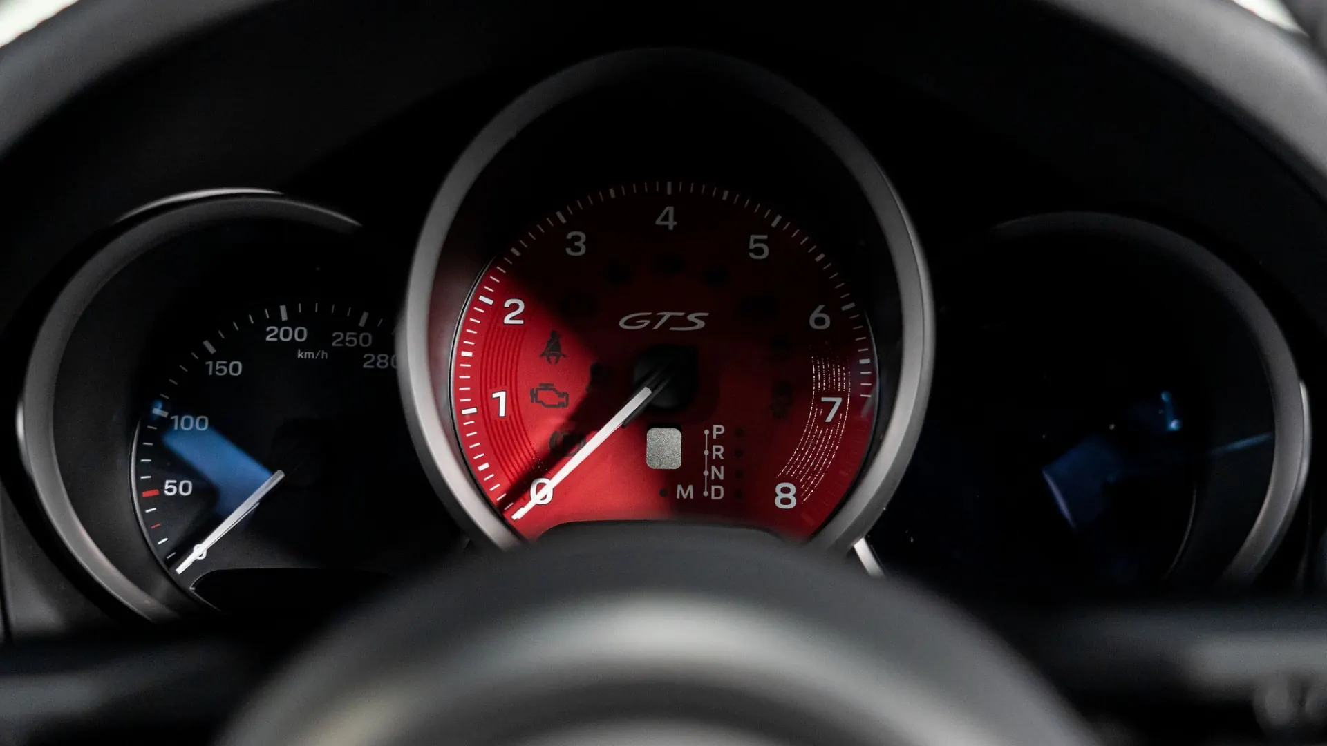 Porsche Macan — photo 18