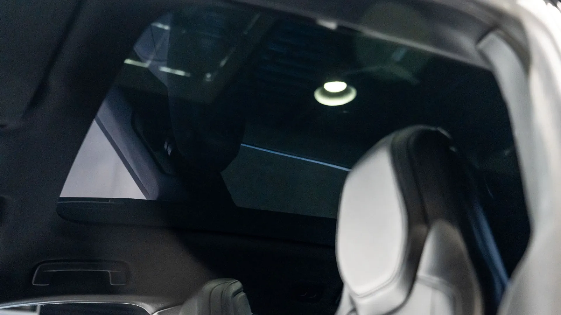 Porsche Taycan — photo 13