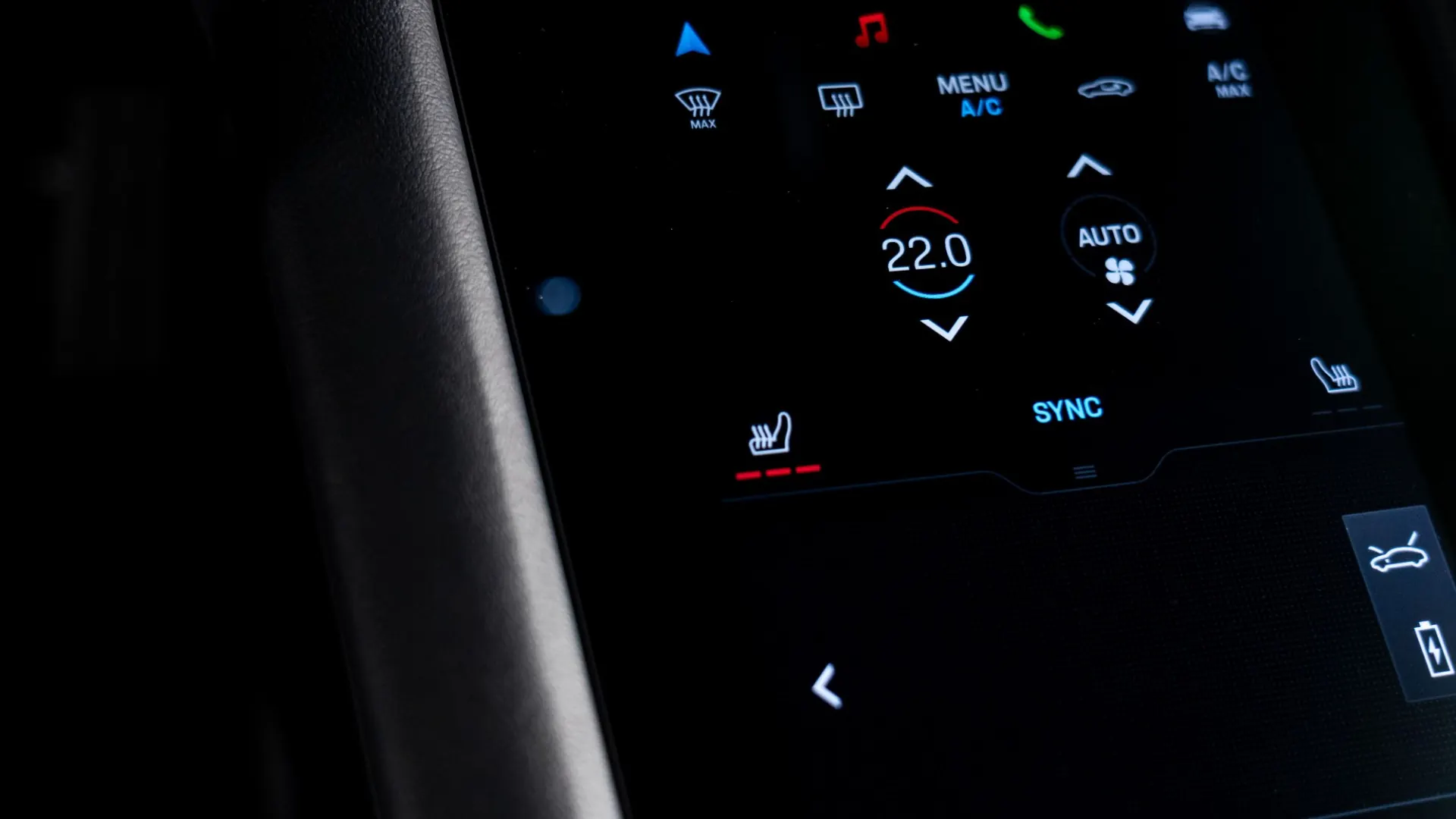 Porsche Taycan — photo 25