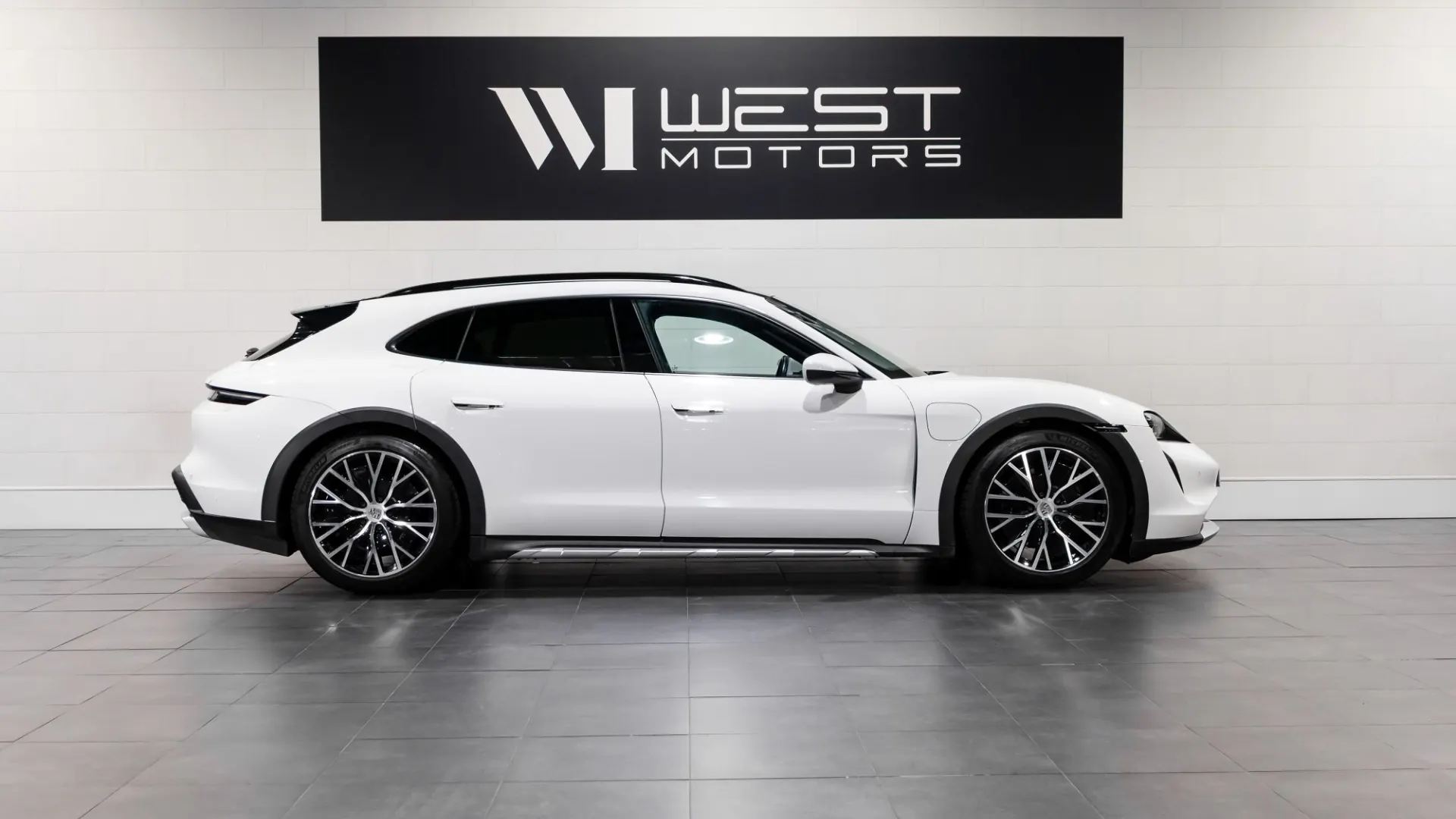 Porsche Taycan — photo 3