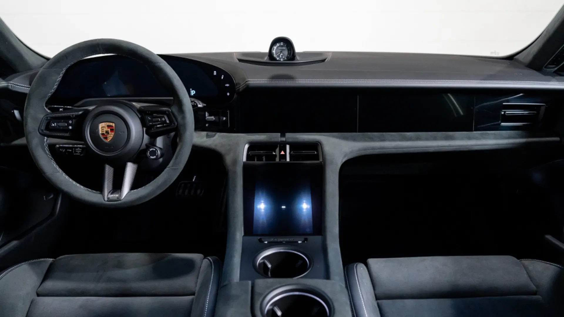 Porsche Taycan — photo 8