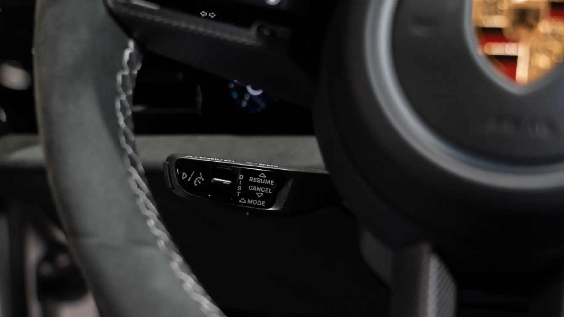 Porsche Taycan — photo 17