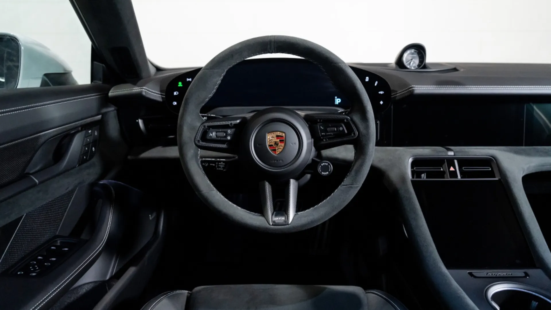 Porsche Taycan — photo 15