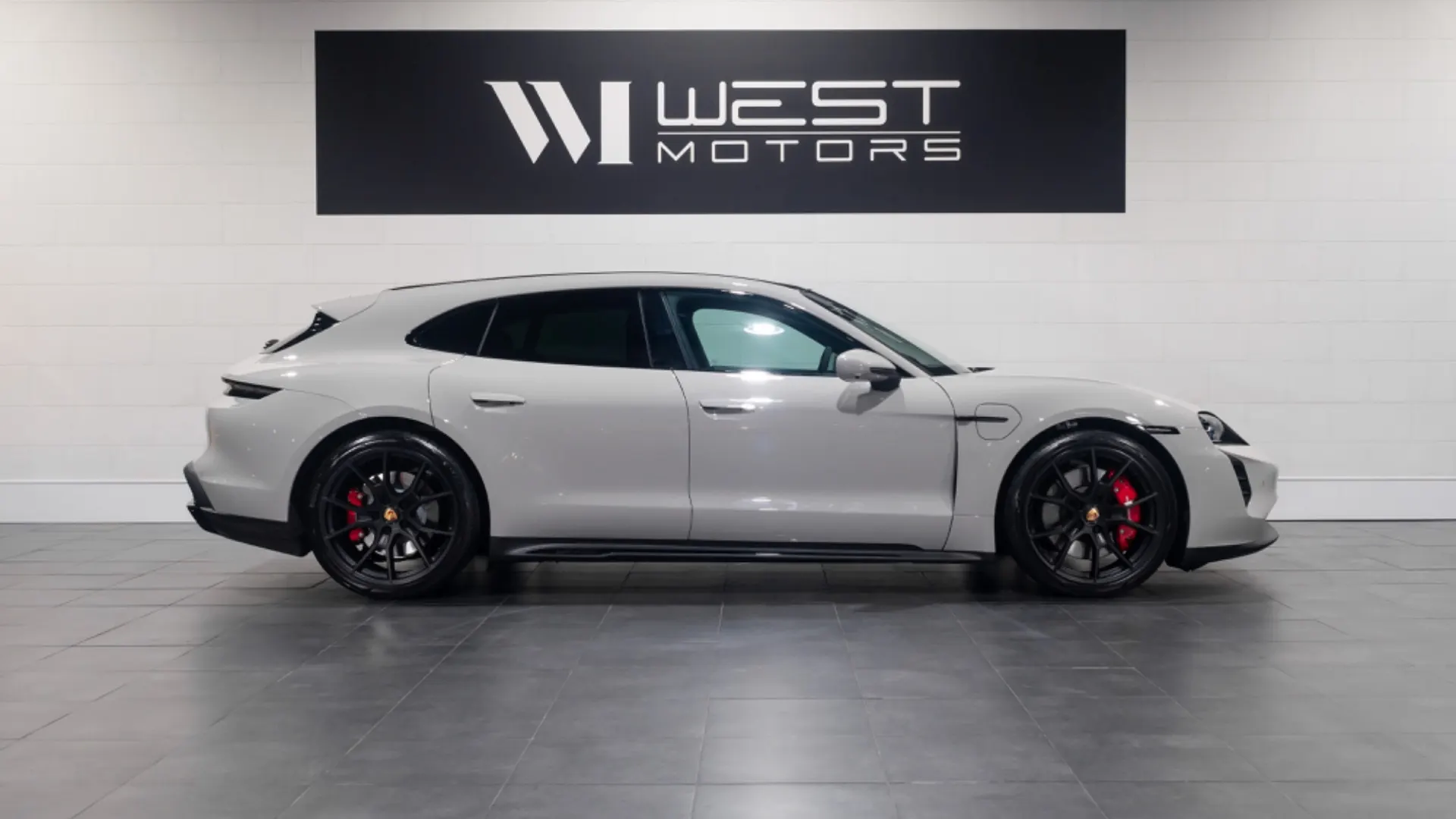 Porsche Taycan — photo 3