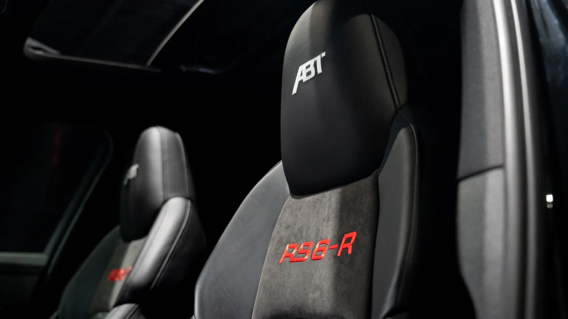 AUDI RS6 — photo 22