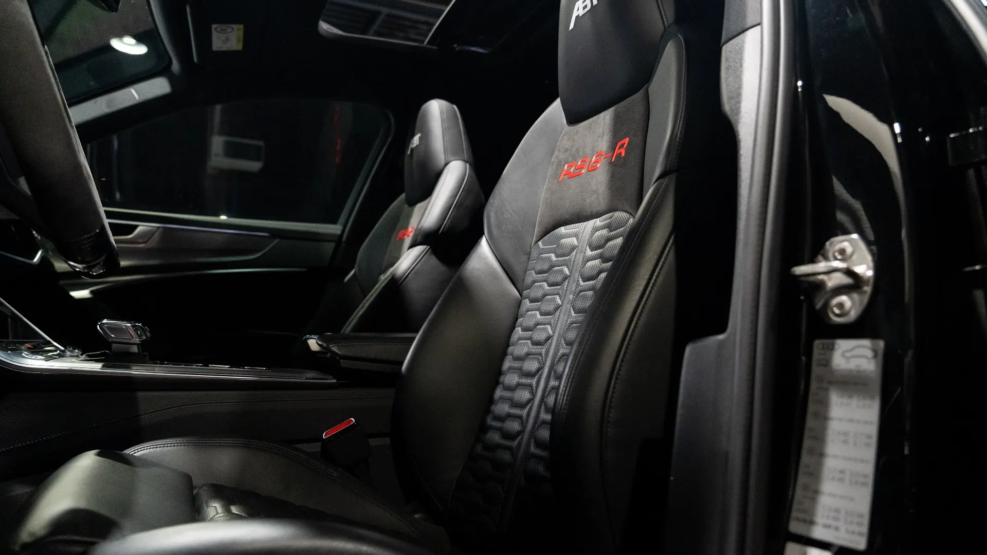 AUDI RS6 — photo 21