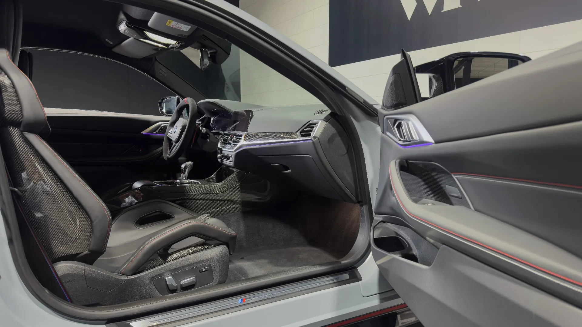 BMW M4 — photo 8