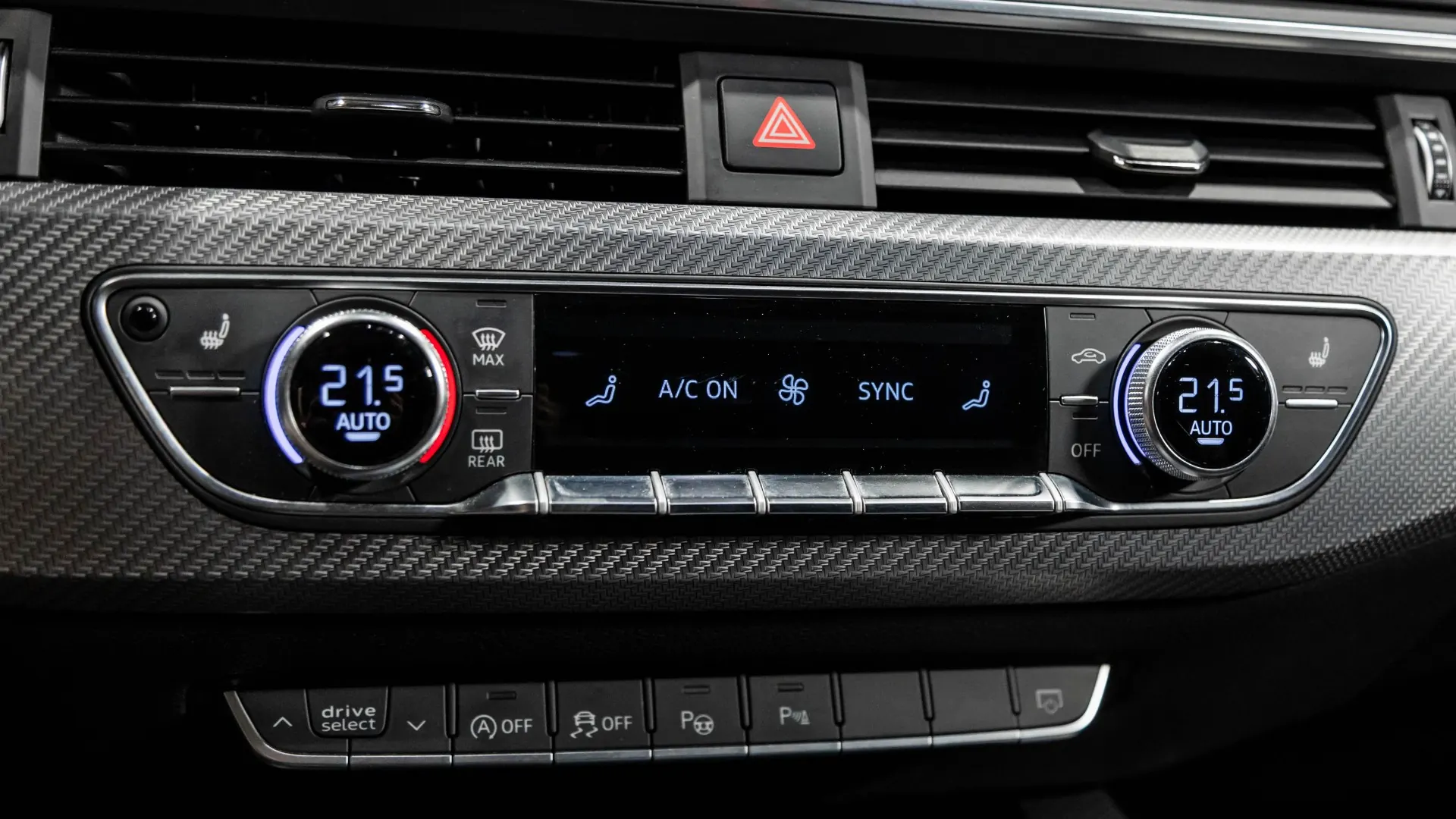 Audi RS4 — photo 16