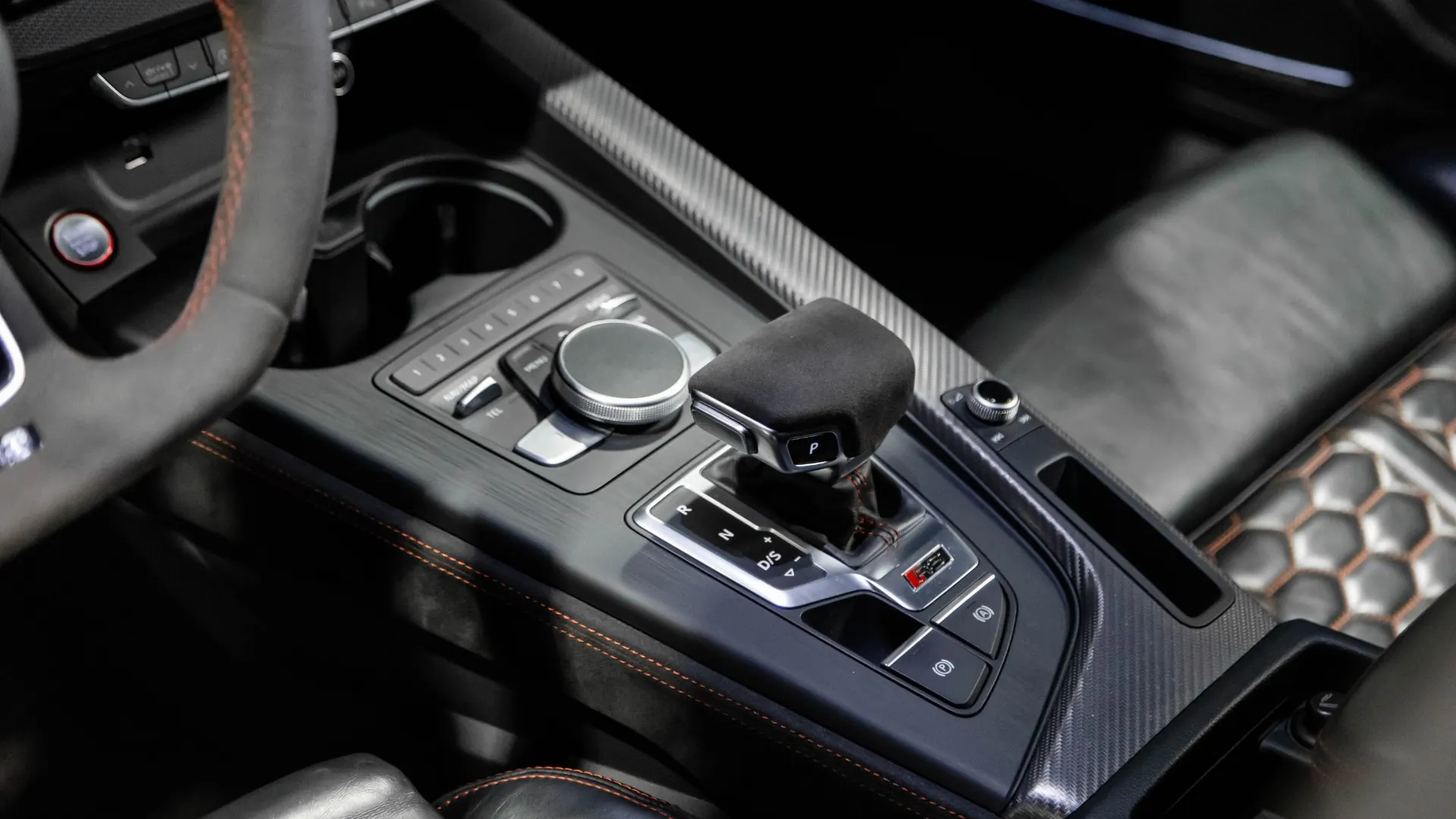 Audi RS4 — photo 20