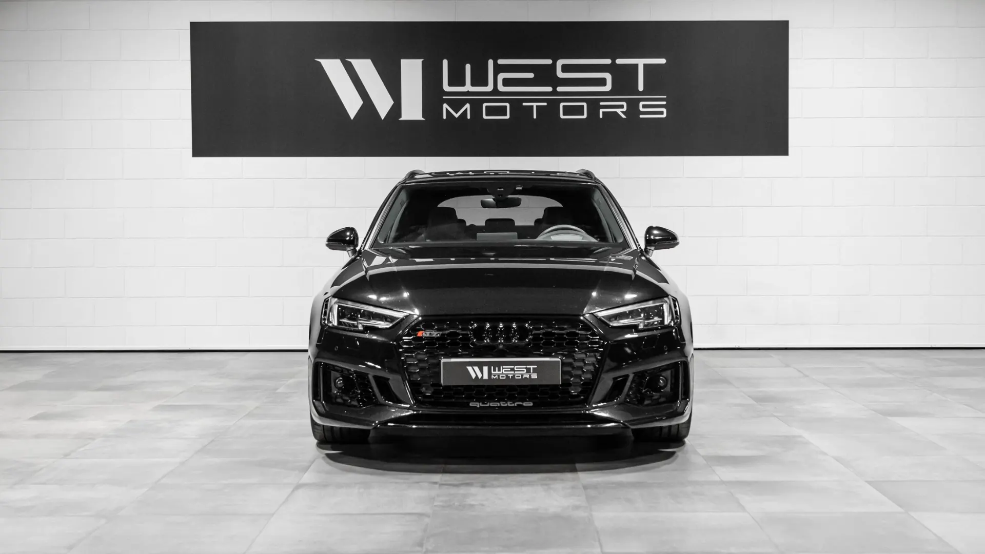 Audi RS4 — photo 2