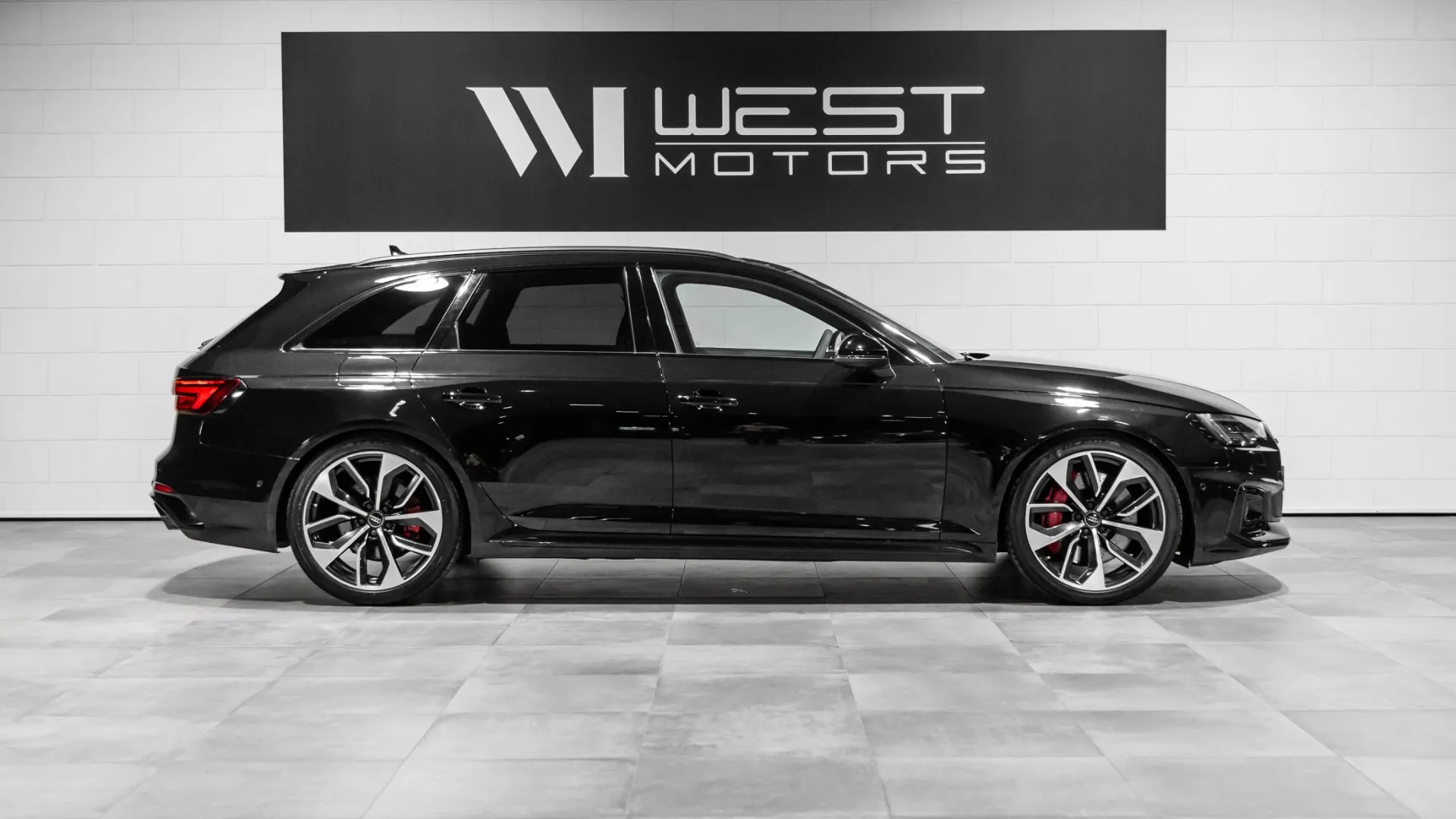 Audi RS4 — photo 3