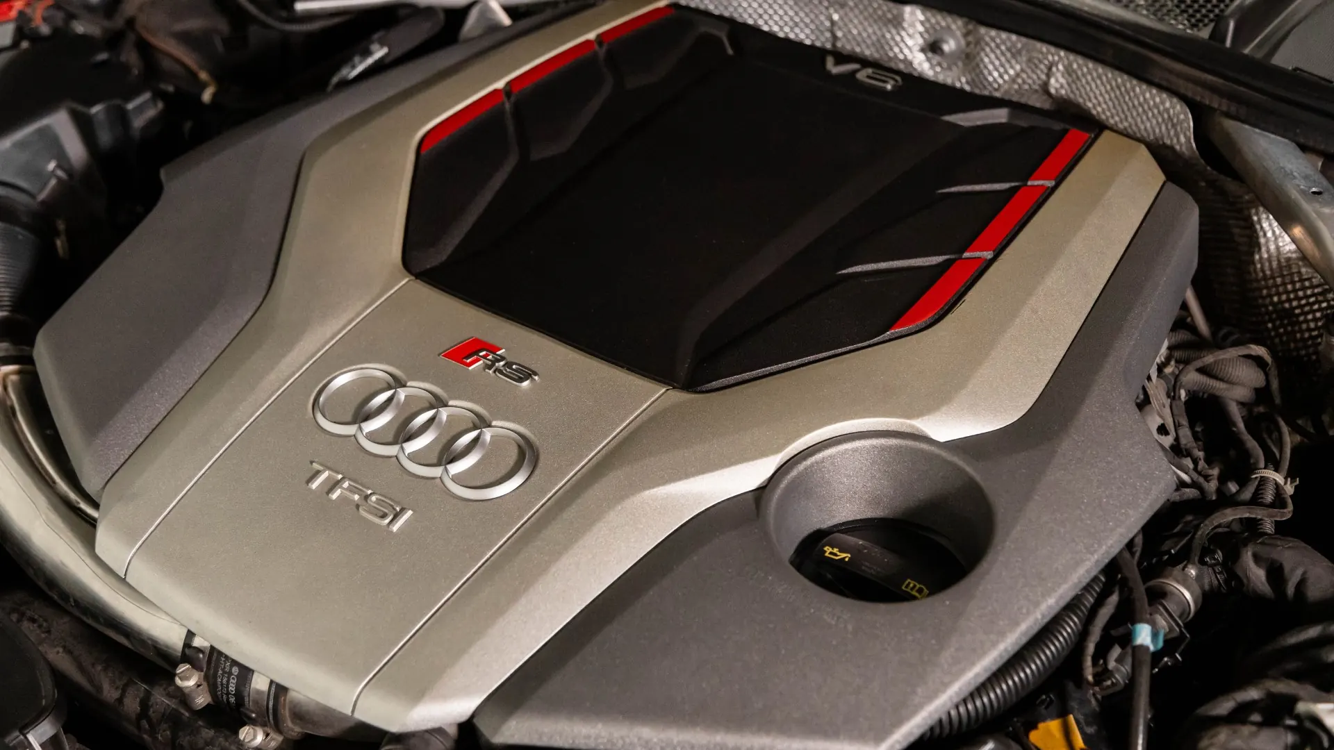 Audi RS4 — photo 30