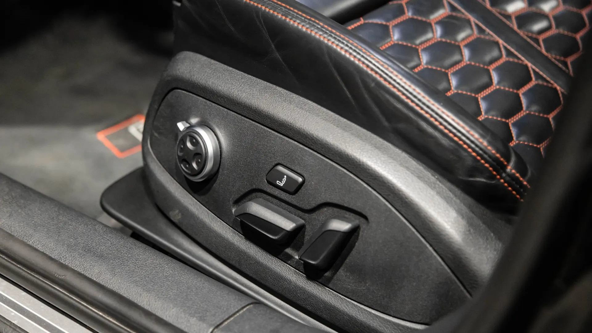 Audi RS4 — photo 26