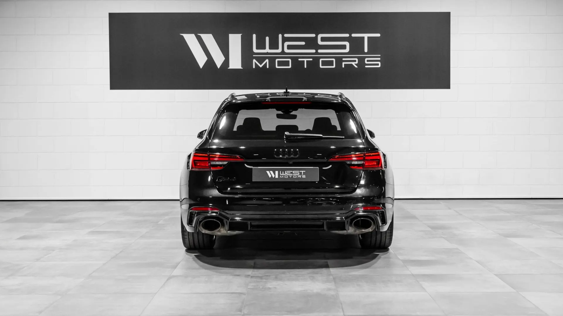 Audi RS4 — photo 5