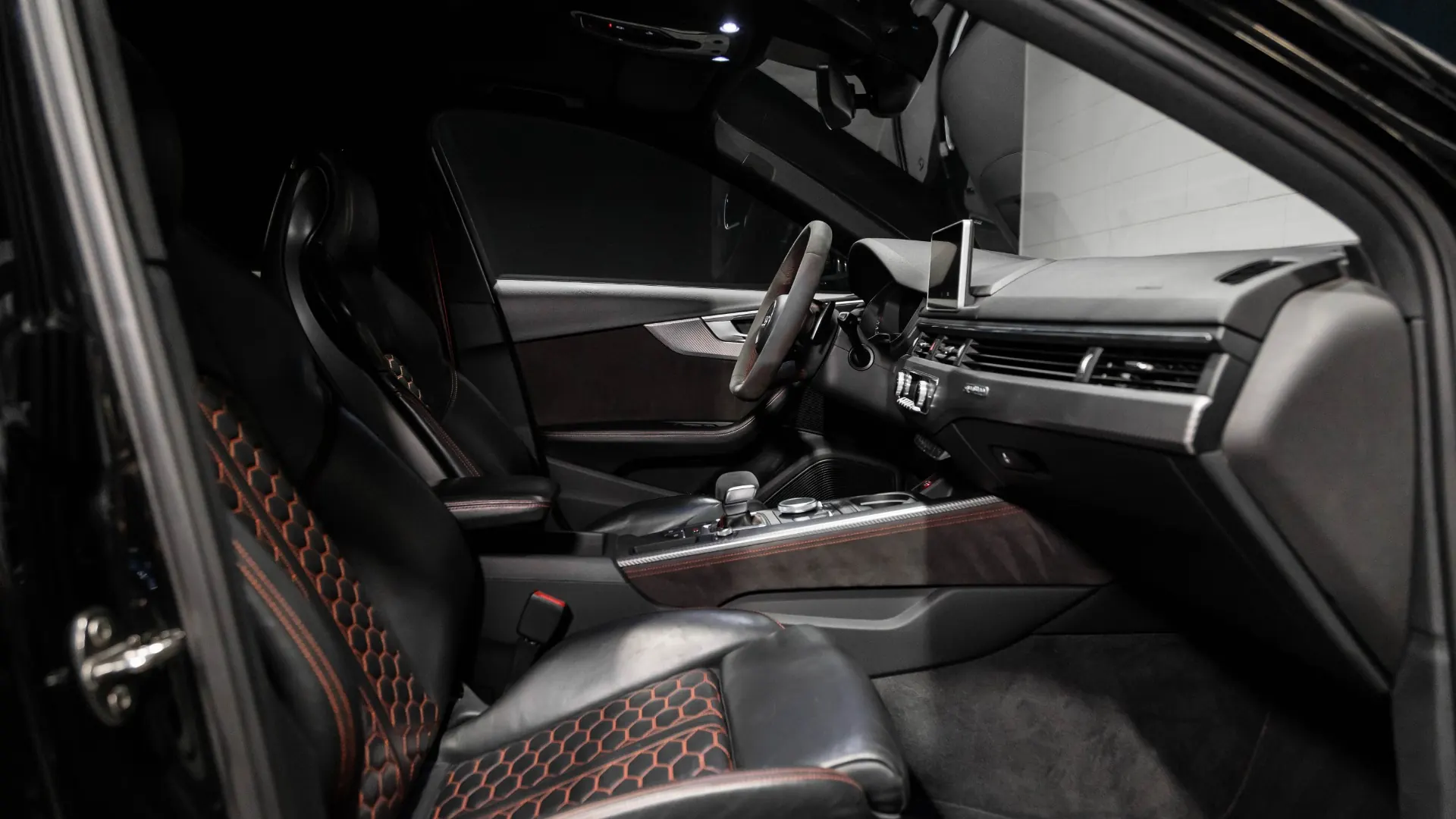 Audi RS4 — photo 8