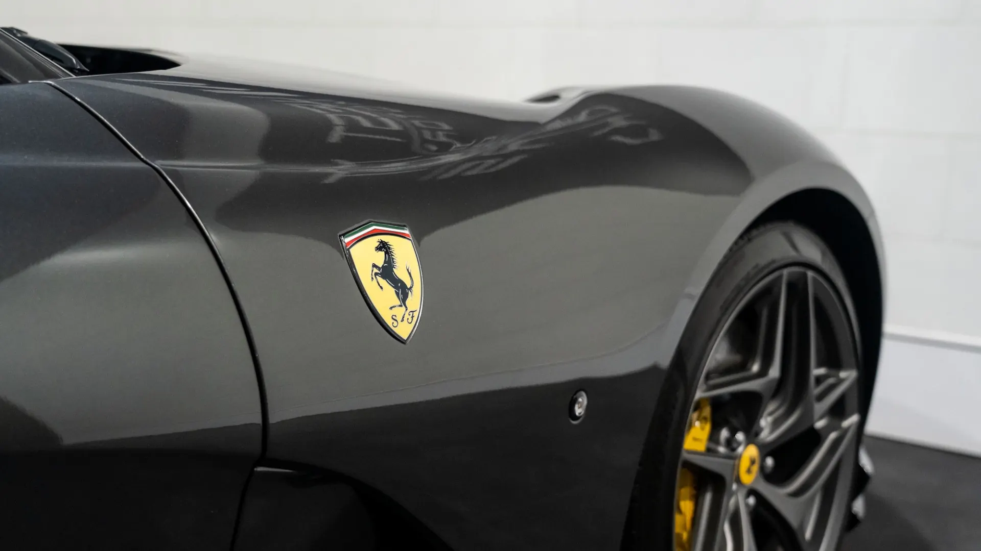 Ferrari 812 — photo 6