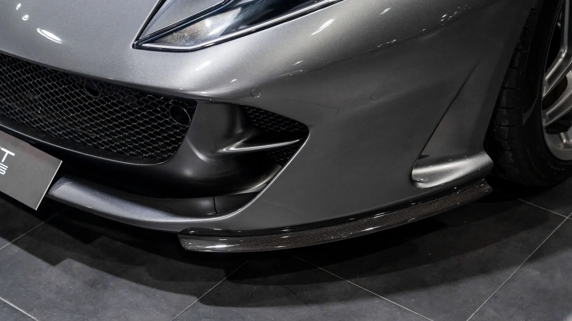 Ferrari 812 — photo 8