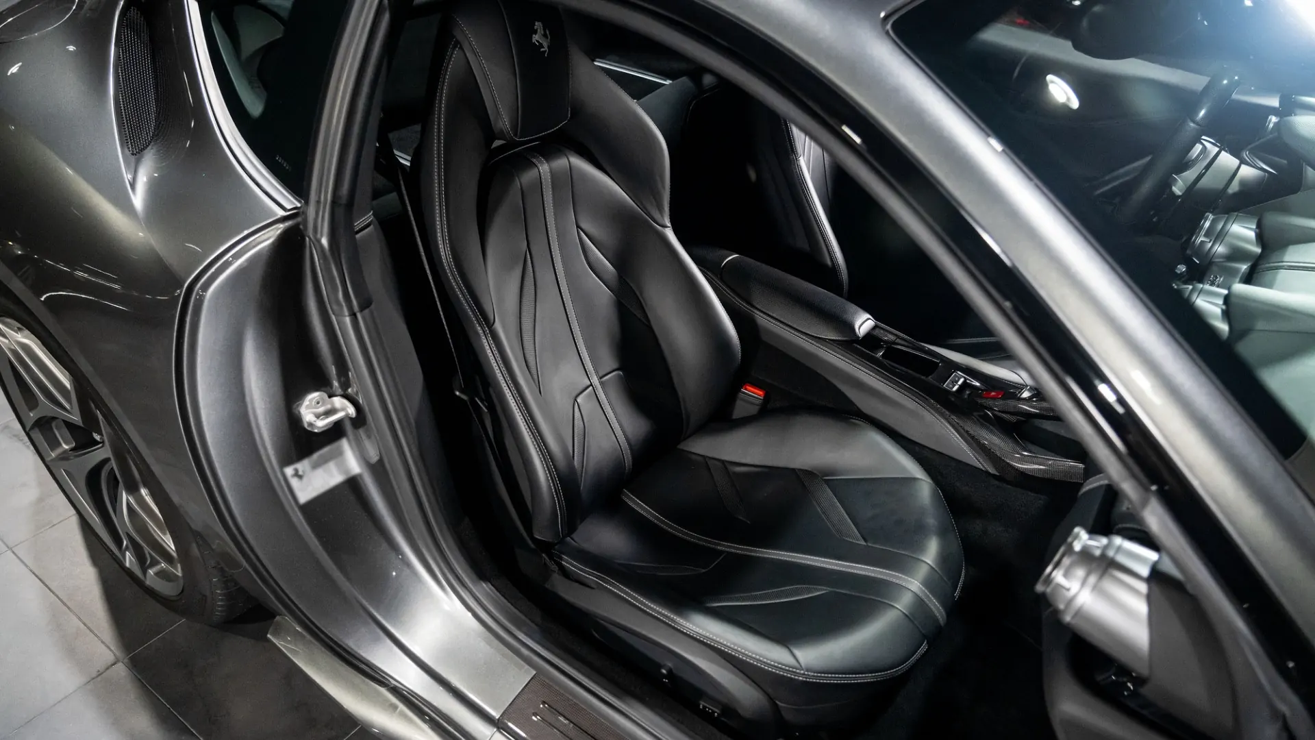 Ferrari 812 — photo 12