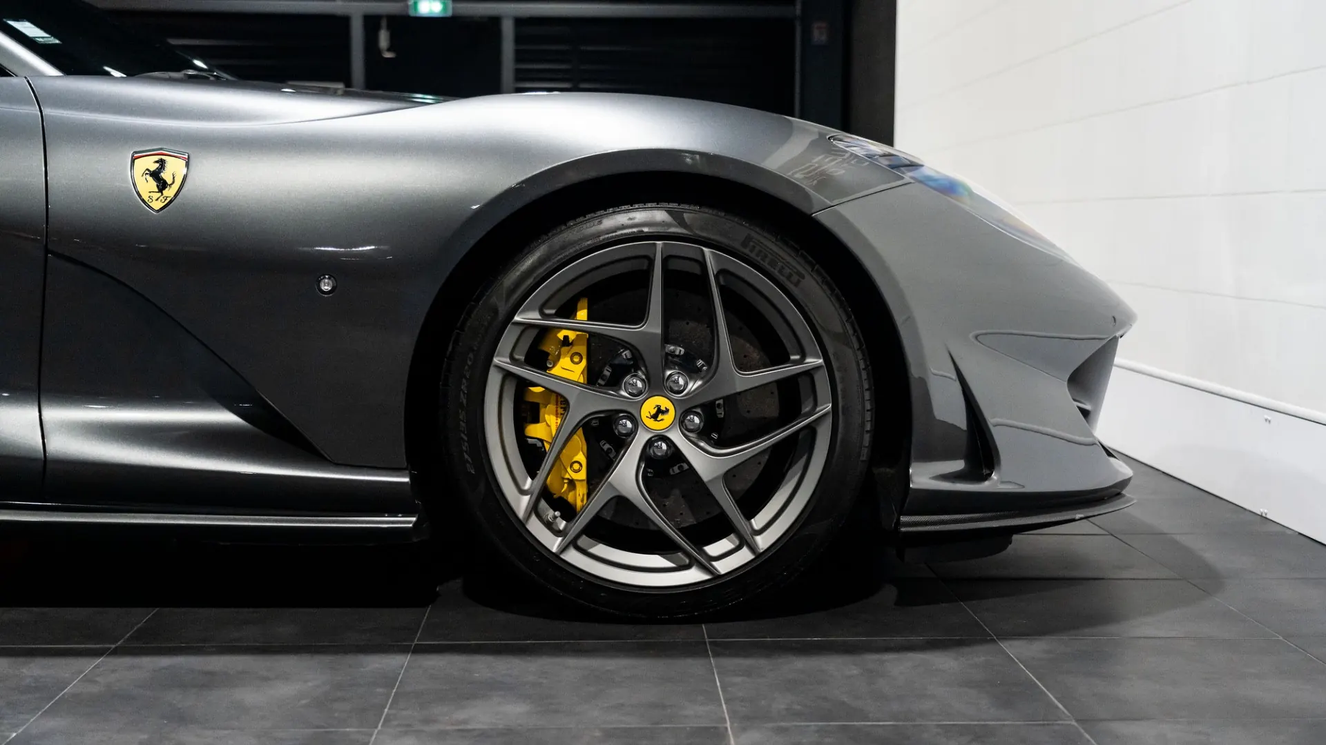 Ferrari 812 — photo 7