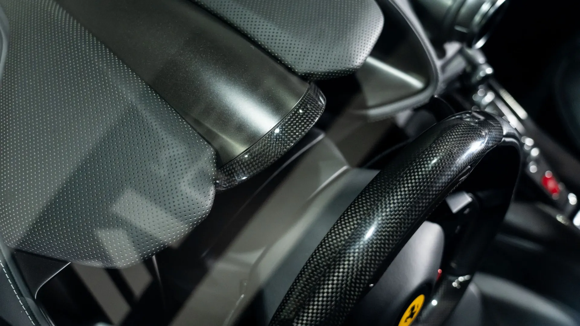Ferrari 812 — photo 23